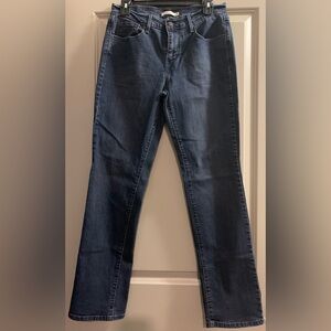 Levi’s 505 Mid Rise Straight Leg jeans Women's size 8 Dark Wash Blue Denim